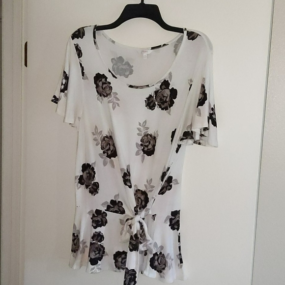 Candie's Tops - Candie's Flutter Sleeve Peplum Top Size XL
